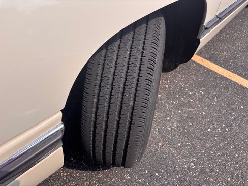 Used 1996 Cadillac De Ville Sedan FWD image 15