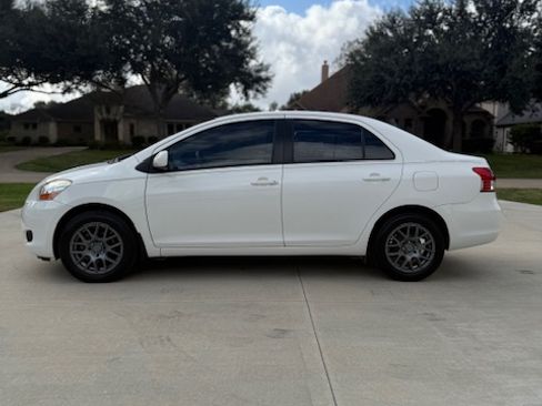 Used 2008 Toyota Yaris Sedan image 9