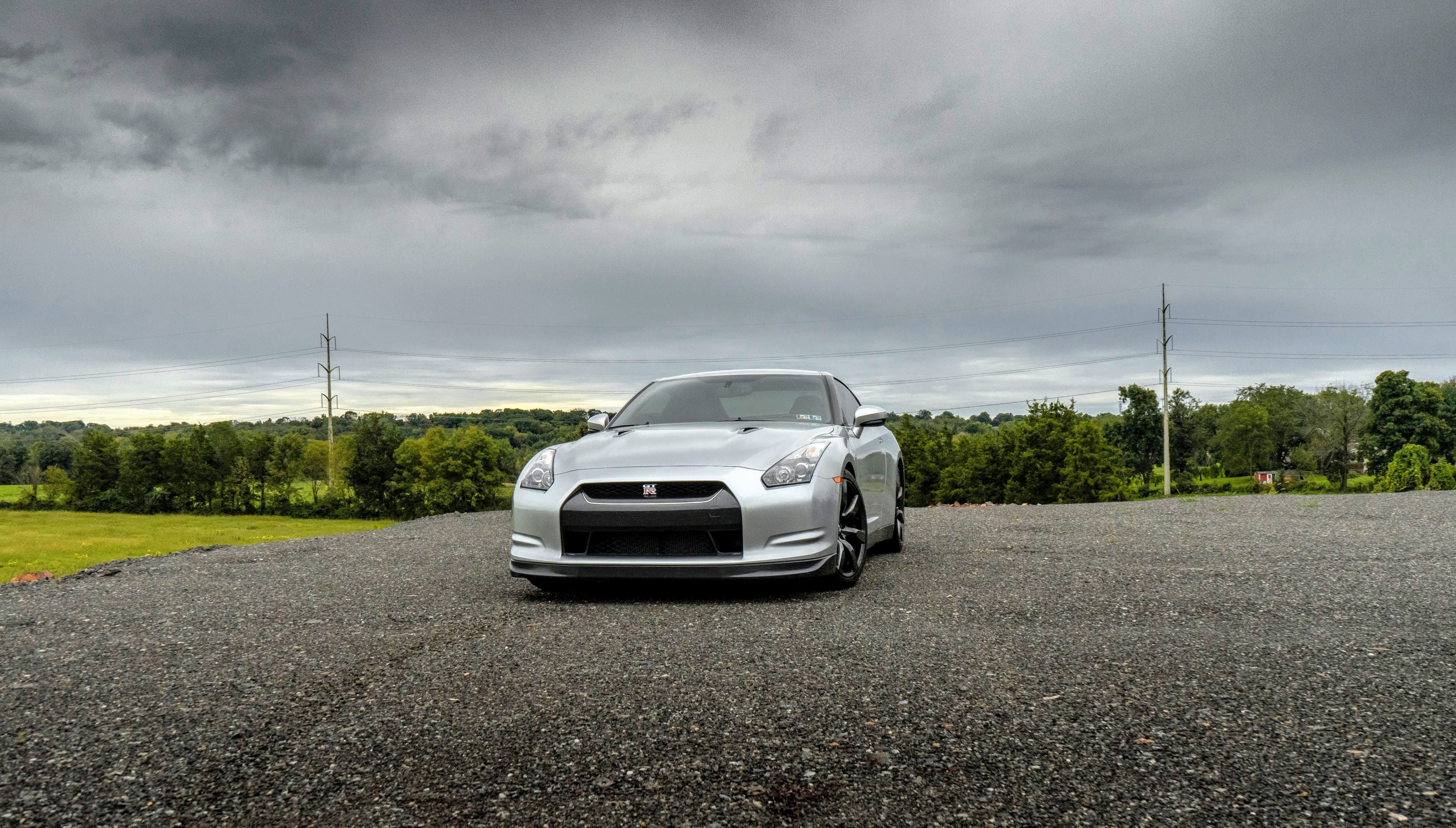 Used 2010 Nissan GT-R Premium AWD/4WD image 2
