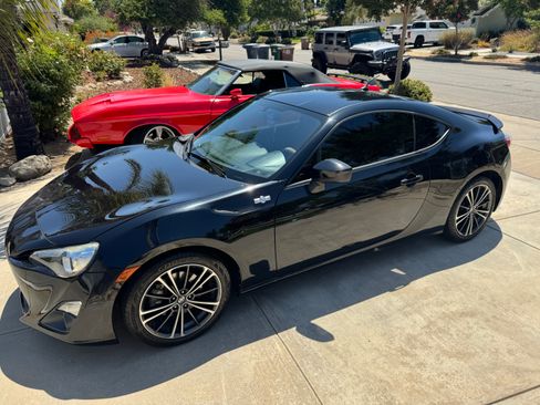 Used 2014 Scion FR-S Monogram Series RWD image 2