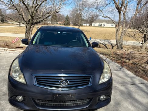 Used 2011 INFINITI G37 x Sedan w/ Premium Pkg image 2