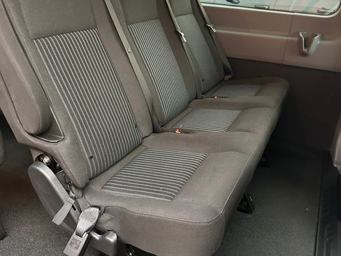 Used 2019 Ford Transit 350 XLT image 23