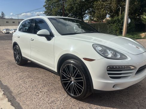 Used 2014 Porsche Cayenne Platinum Edition AWD/4WD image 5
