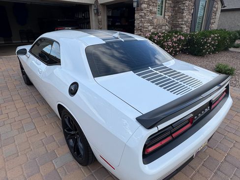 Used 2016 Dodge Challenger SXT Plus image 21