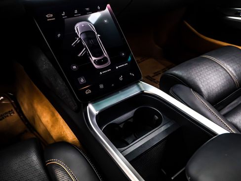 Used 2022 Lucid Air Grand Touring image 10