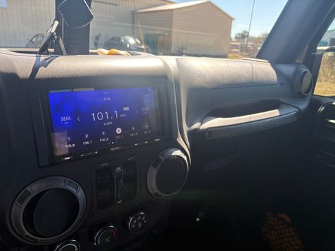 Used 2017 Jeep Wrangler Unlimited Sport w/ Quick Order Package 24S image 14