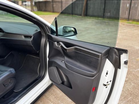 Used 2018 Tesla Model X P100D image 12