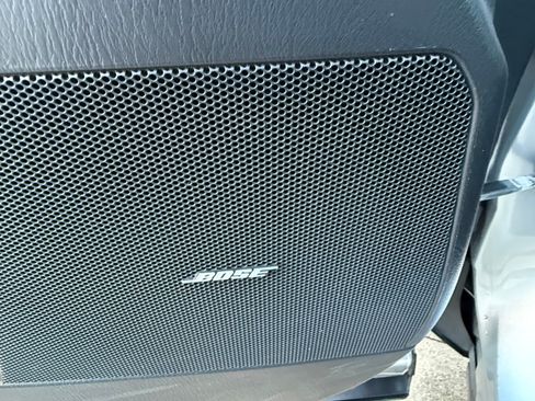 Used 2011 MAZDA CX-9 Touring w/ Moonroof & Bose Audio Pkg FWD image 6