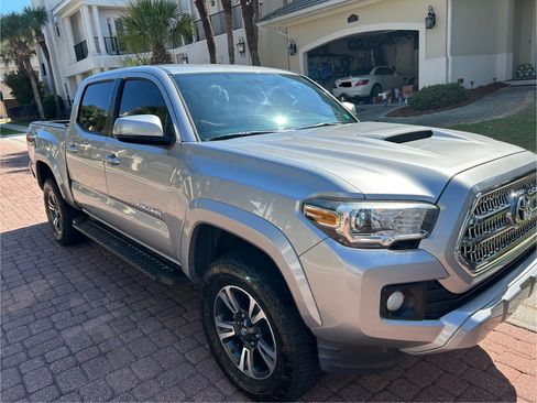 Used 2016 Toyota Tacoma TRD Sport w/ Towing Package AWD/4WD image 18