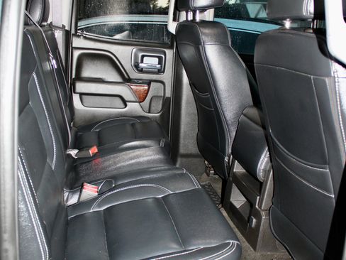 Used 2017 GMC Sierra 1500 SLE w/ SLE Value Package image 14