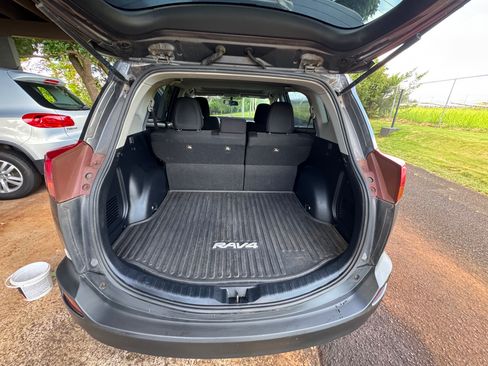 Used 2013 Toyota RAV4 XLE FWD image 4