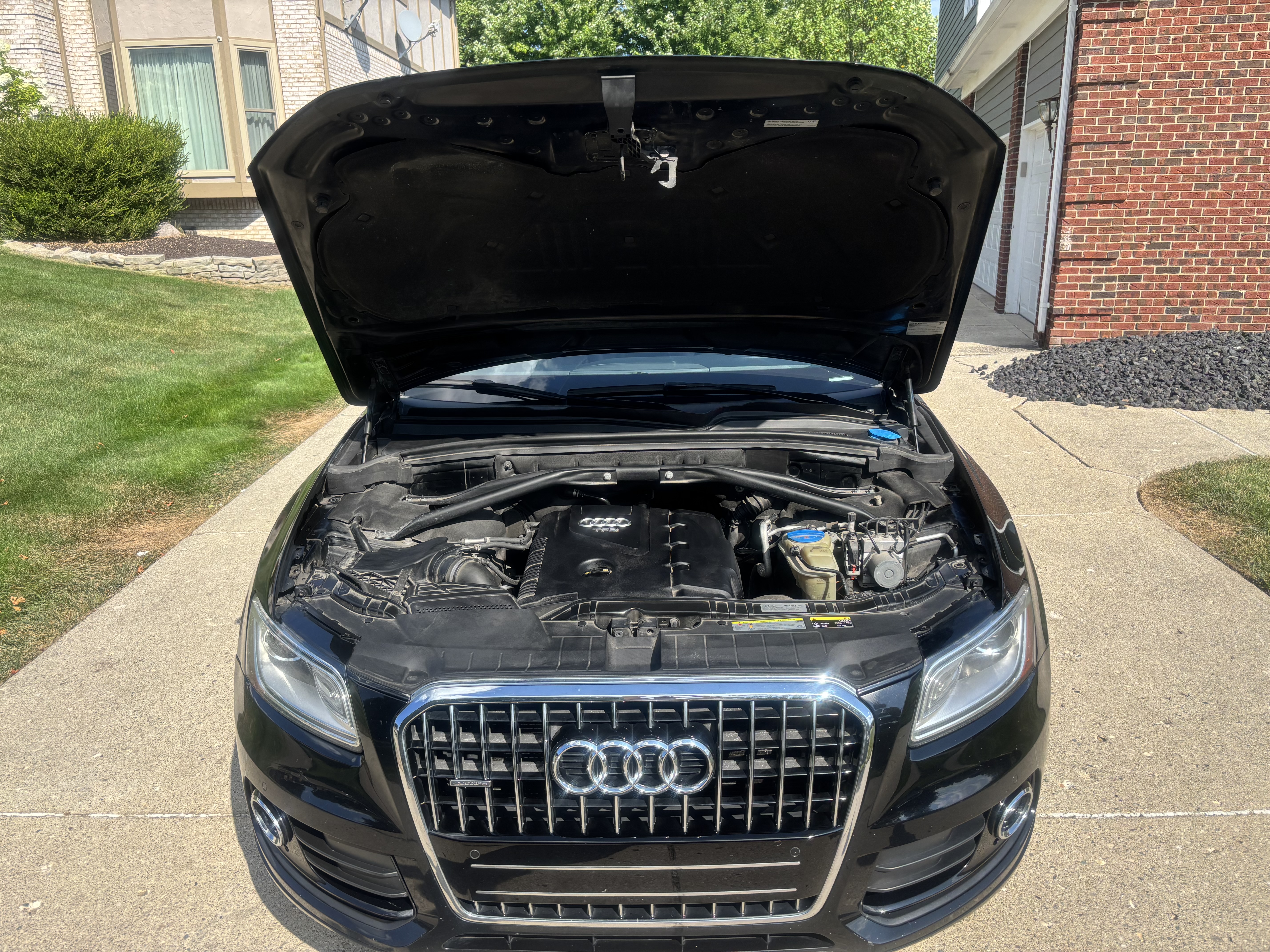 Used 2015 Audi Q5 2.0T Premium Plus w/ Technology Package AWD/4WD image 11
