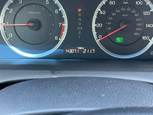 Used 2011 Honda Accord EX-L image 10