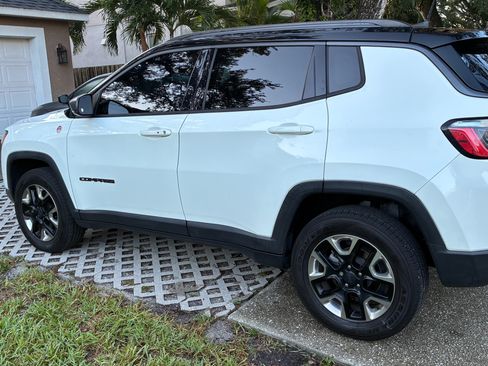 Used 2017 Jeep Compass Trailhawk AWD/4WD image 5