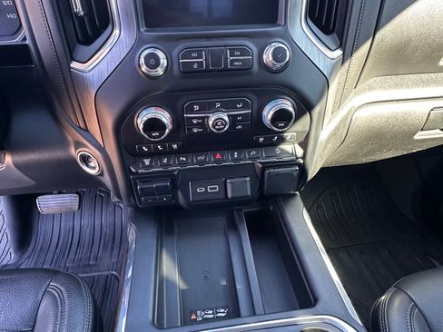 Used 2020 GMC Sierra 2500 Denali w/ Denali Ultimate Package image 18