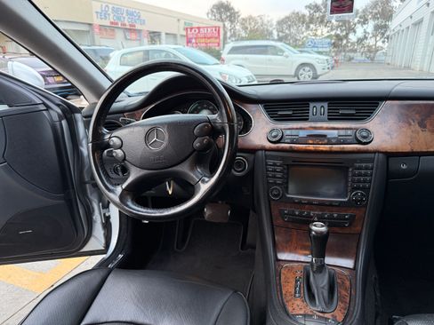 Used 2006 Mercedes-Benz CLS 500 image 11