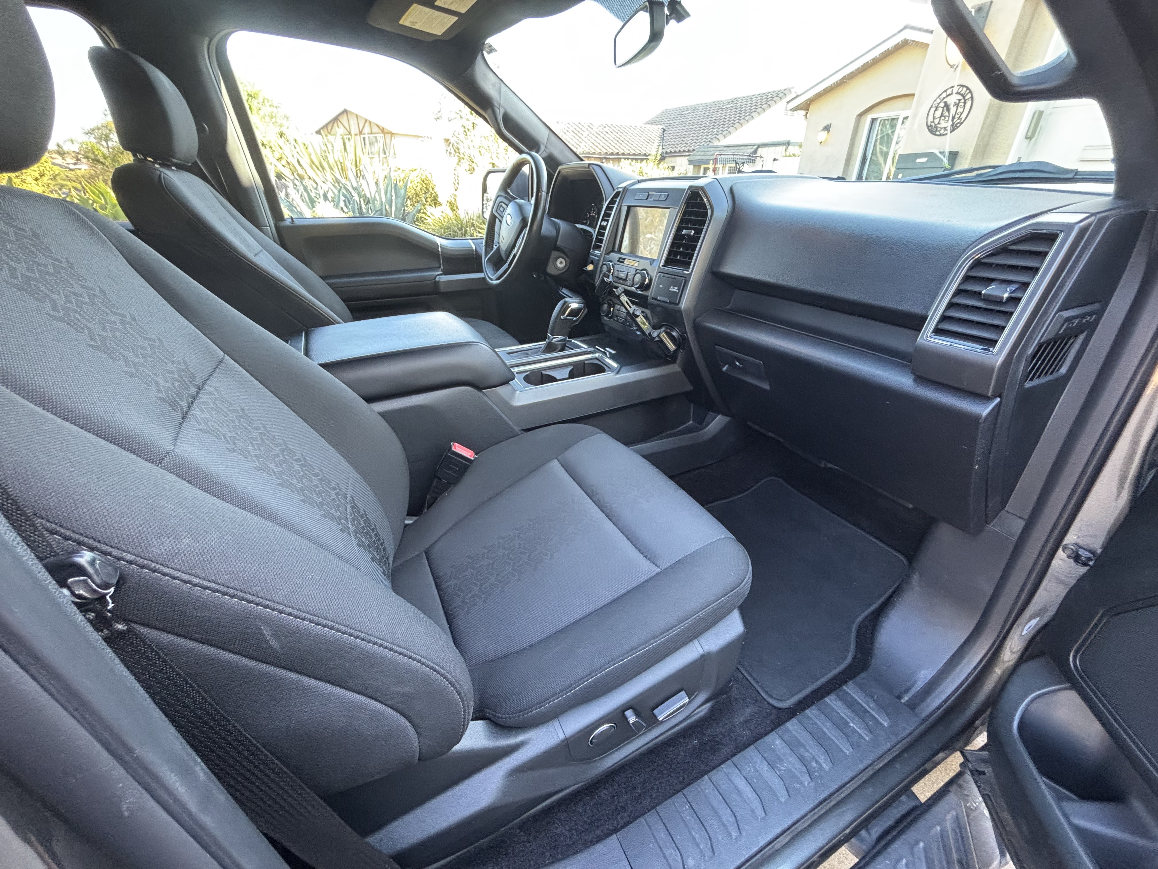 Used 2018 Ford F150 XLT w/ Equipment Group 302A Luxury RWD image 11