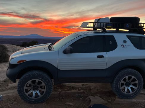 Used 2000 Isuzu VehiCROSS image 20