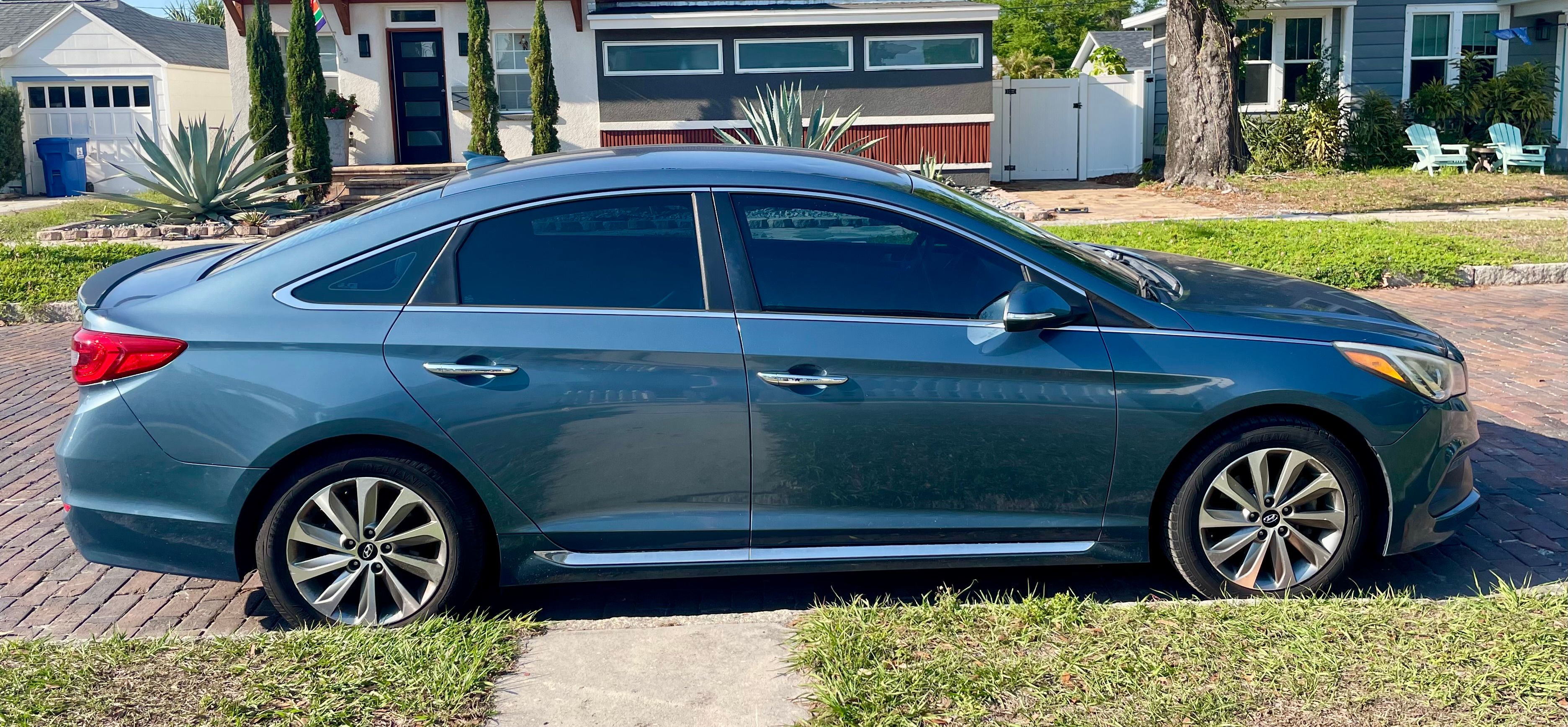 Used 2016 Hyundai Sonata Sport w/ Option Group 02 FWD image 6