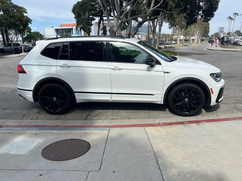 Used 2020 Volkswagen Tiguan SE R-Line image 10