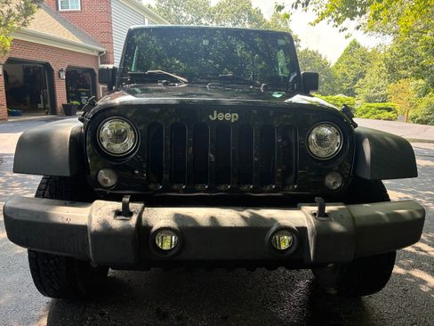 Used 2017 Jeep Wrangler Unlimited Sport w/ Quick Order Package 24S AWD/4WD image 2