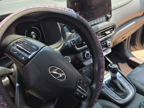 Used 2022 Hyundai Kona Limited AWD/4WD image 20