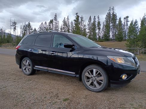 Used 2014 Nissan Pathfinder Platinum w/ Platinum Premium Package image 17