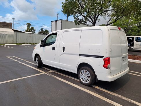 Used 2015 Nissan NV200 SV w/ Technology Package FWD image 9