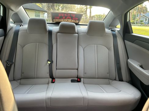 Used 2018 Hyundai Sonata SE w/ Cargo Package FWD image 14
