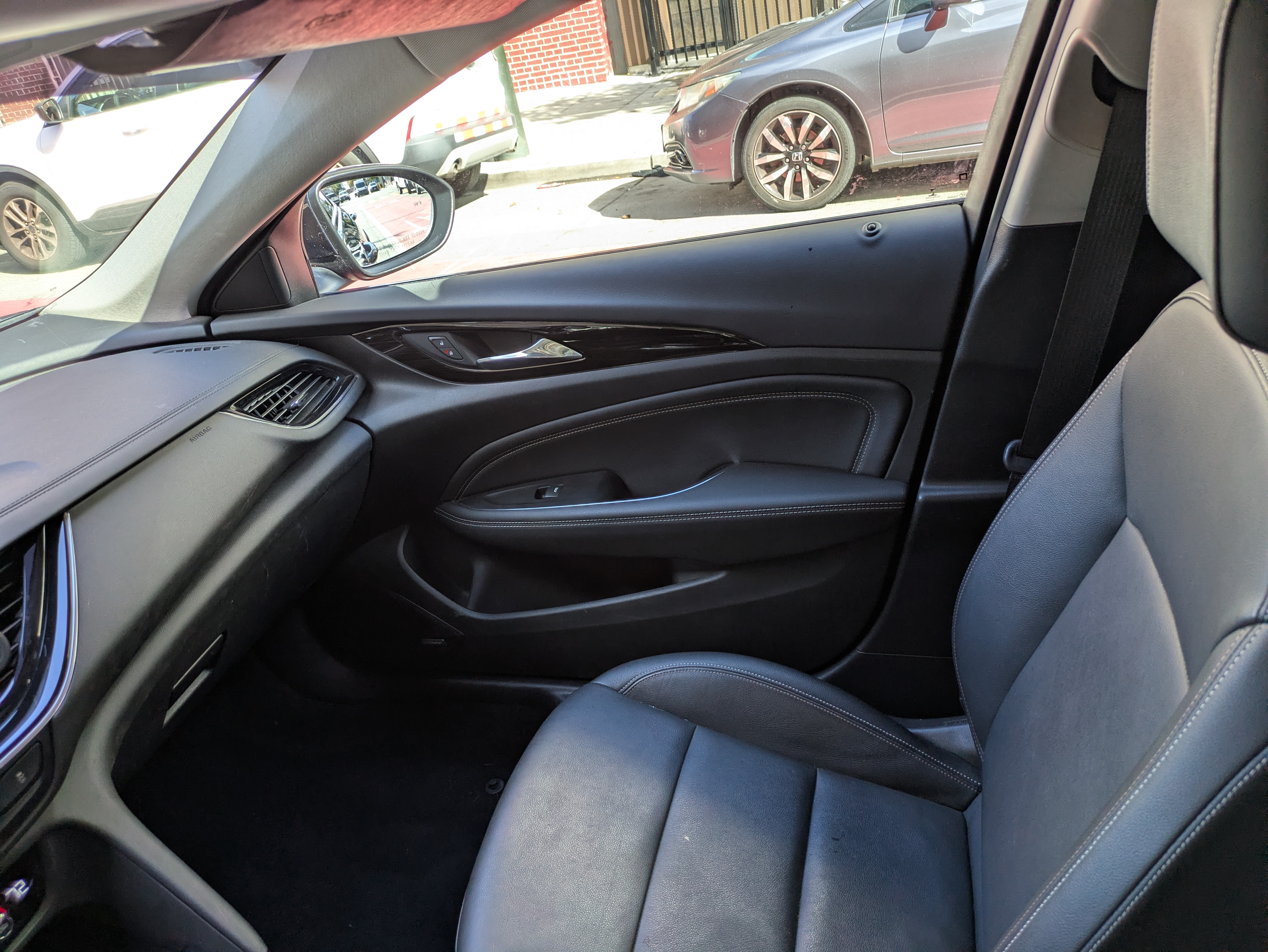 Used 2018 Buick Regal Essence w/ Driver Confidence Package #1 AWD/4WD image 5