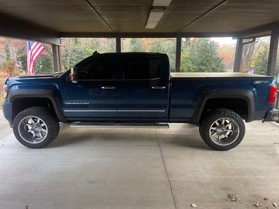 Used 2015 GMC Sierra 2500 Denali w/ Duramax Plus Package