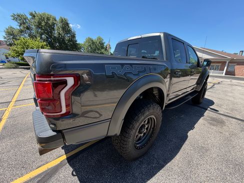 Used 2017 Ford F150 Raptor w/ Equipment Group 802A Luxury AWD/4WD image 11