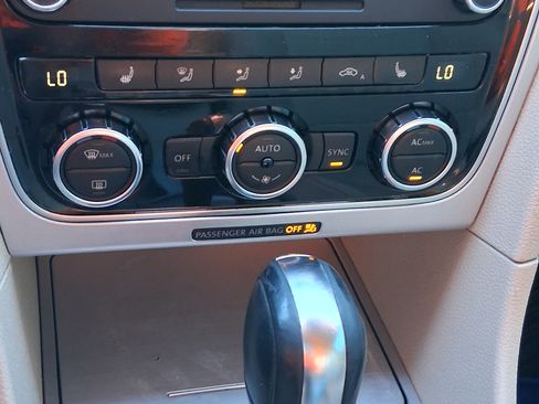 Used 2012 Volkswagen Passat 2.5 SE image 24