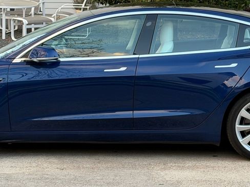 Used 2018 Tesla Model 3 Long Range image 2
