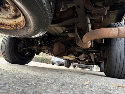 Used 2006 Ford E-350 and Econoline 350 XLT image 14