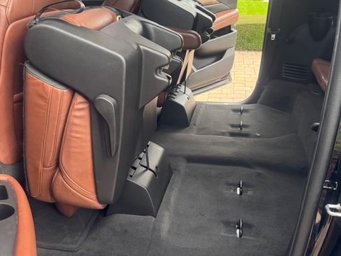 Used 2015 Cadillac Escalade ESV Premium AWD/4WD image 16