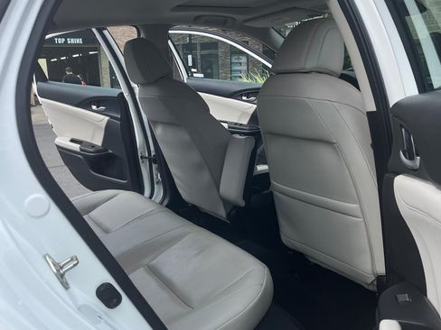 Used 2019 Honda Insight Touring image 11