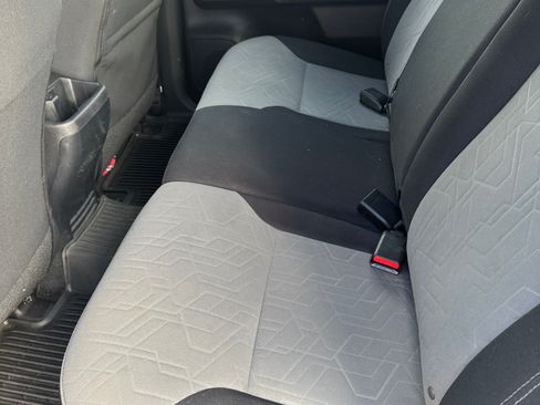 Used 2020 Toyota Tacoma TRD Off-Road image 17