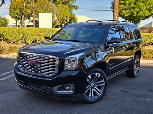Used 2018 GMC Yukon Denali w/ Denali Ultimate Package image 2