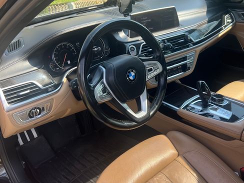 Used 2016 BMW 740i image 11