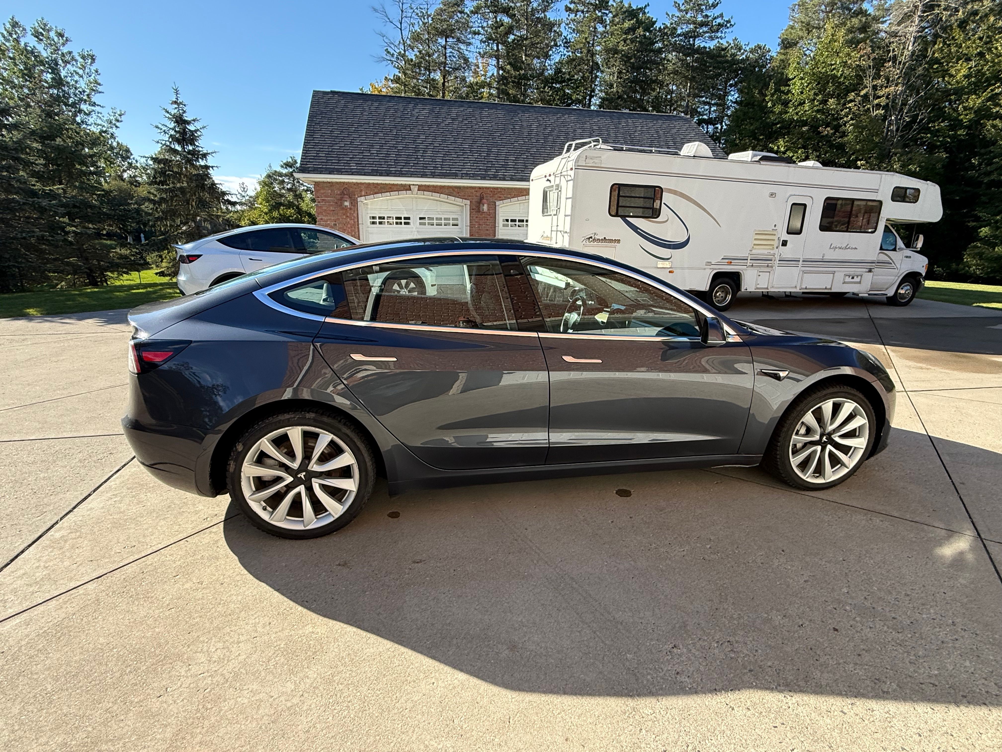 Used 2018 Tesla Model 3 Long Range AWD/4WD image 16