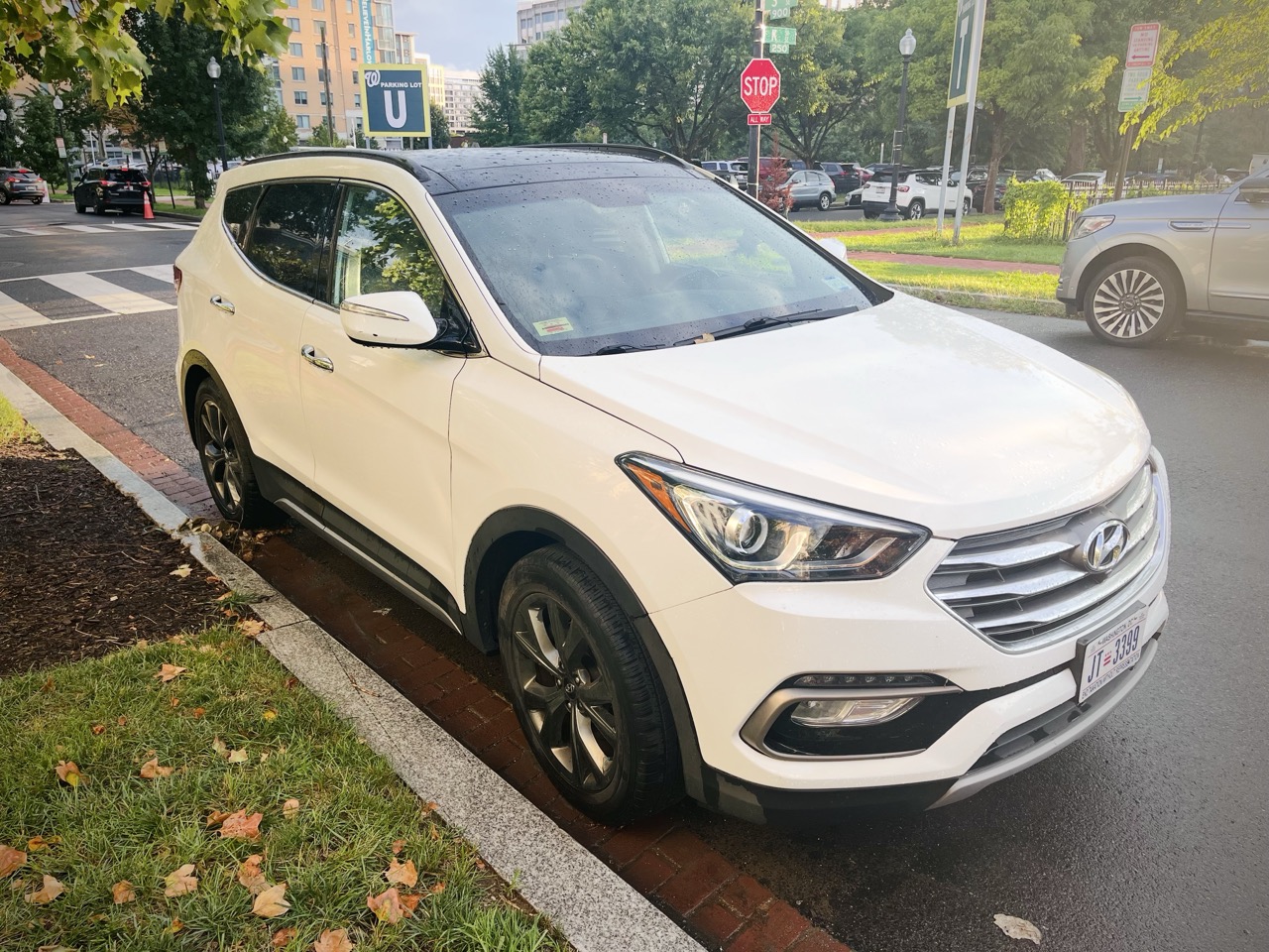 Used 2018 Hyundai Santa Fe Sport AWD/4WD image 2