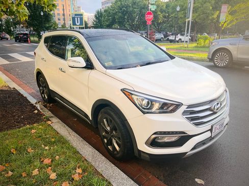 Used 2018 Hyundai Santa Fe Sport AWD/4WD image 2