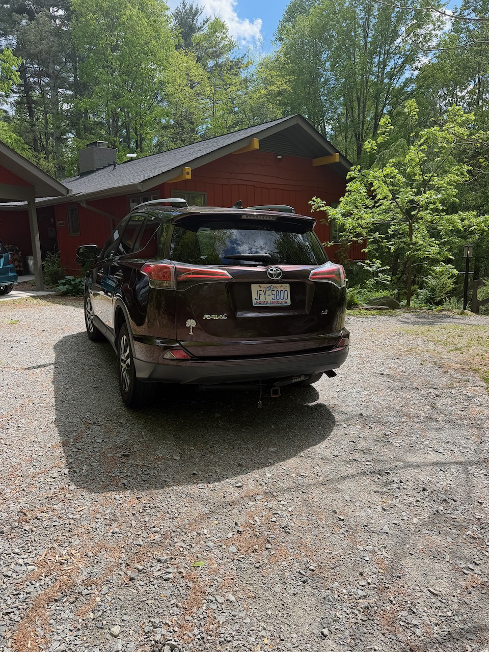 Used 2017 Toyota RAV4 LE FWD image 5