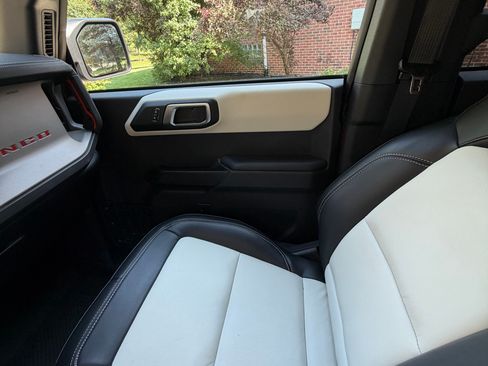 Used 2026 Ford Bronco Outer Banks w/ Sasquatch Package AWD/4WD image 16