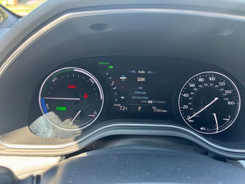 Used 2019 Toyota Avalon Limited w/ Advanced Safety Package FWD image 12