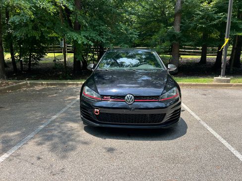 Used 2017 Volkswagen GTI SE FWD image 2