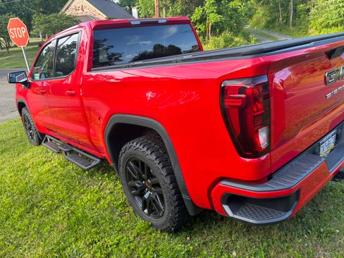 Used 2020 GMC Sierra 1500 Elevation w/ Elevation Value Package AWD/4WD image 5