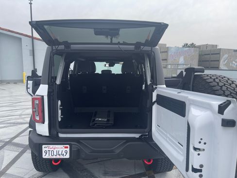 Used 2025 Ford Bronco Outer Banks w/ Sasquatch Package image 11