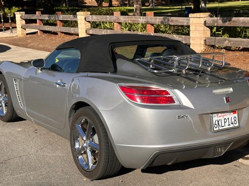 Used 2009 Saturn Sky w/ Premium Trim Package image 6
